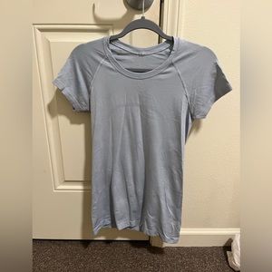 Lululemon swiftly tech 2.0 shirt size 6;)